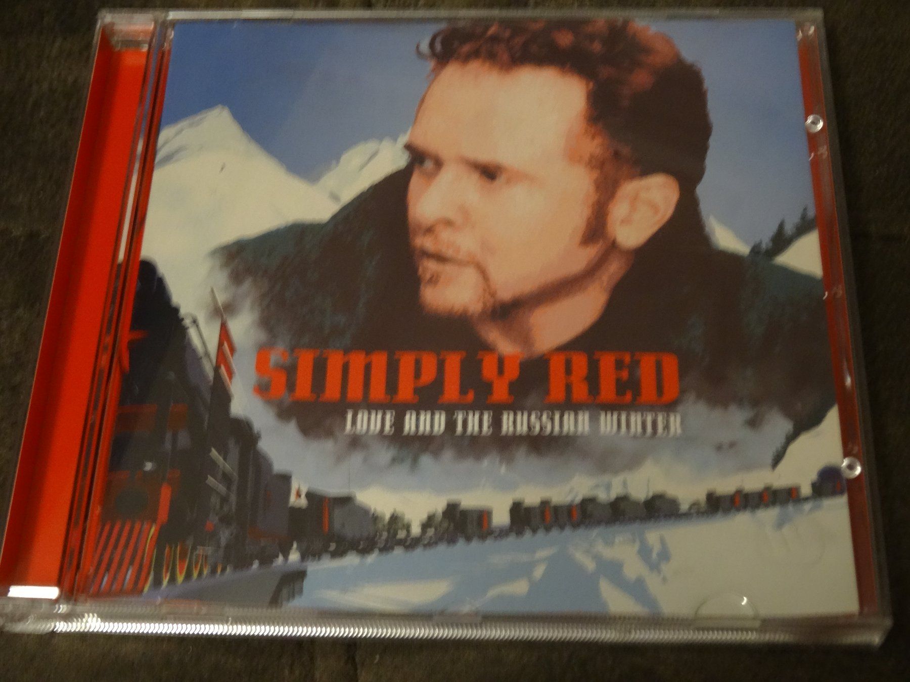 CD: Simply Red - Love and the Russian Winter CD – Usato da Olten venduto da Disc-Ausverkauf