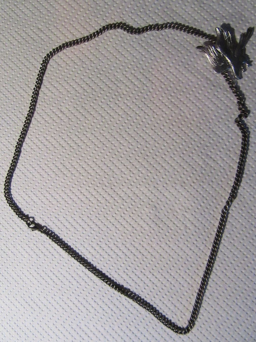 Catenine: Silberfarbene Kette mit Adler Anhänger. – Usato da Rüdtligen venduto da Carfield04 1
