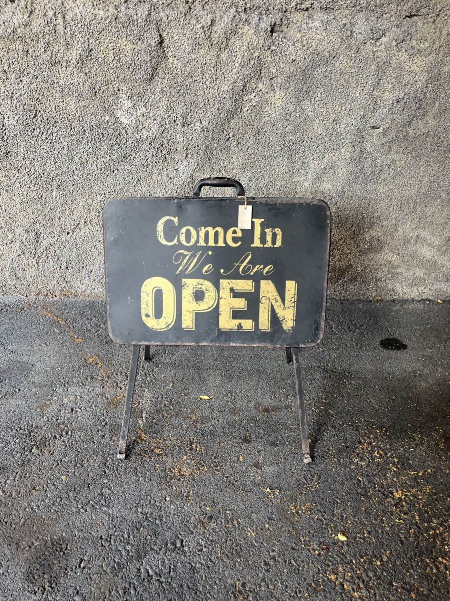 Alle Dekorationen: Werbeschild Blech - Open / Closed – Gebraucht aus Diepoldsau von VanGammeln
