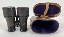 Antikes Handfernglas mit Lederüberzug und Lederetui