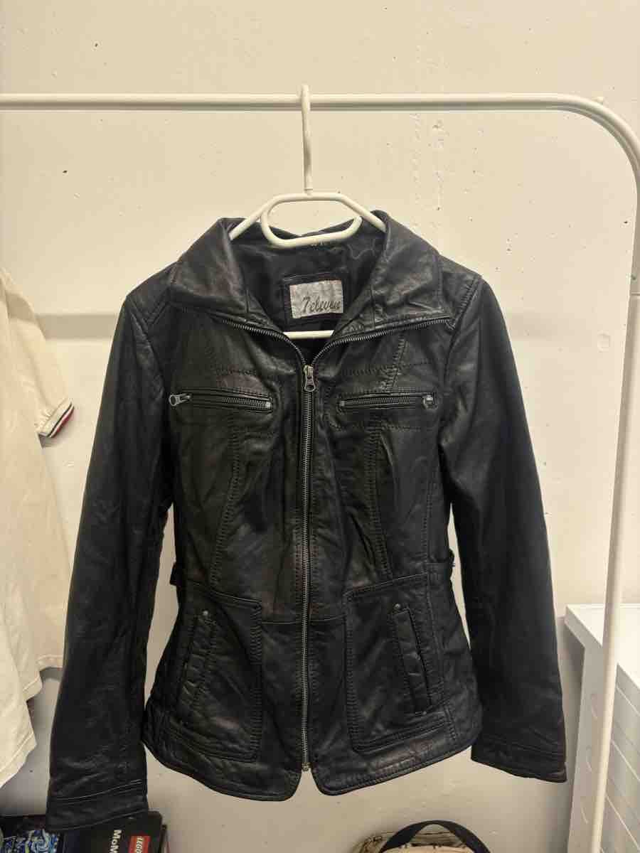 Jacken: Giacca 7eleven pelle nera – Neu (gemäss Beschreibung) aus Giubiasco von mol_f9mf 1