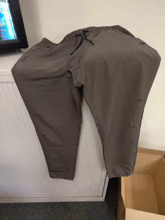 4F - Regular Fit Medium waist / Full Length Gr. XL
