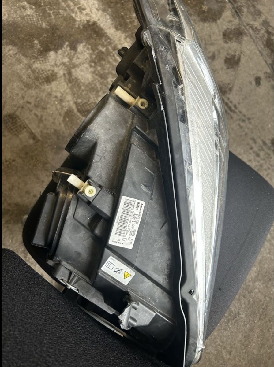 BMW Fari: BMW X1 E84 BiXenon Scheinwerfer Links – Usato da Schübelbach venduto da shq_5dmt 2