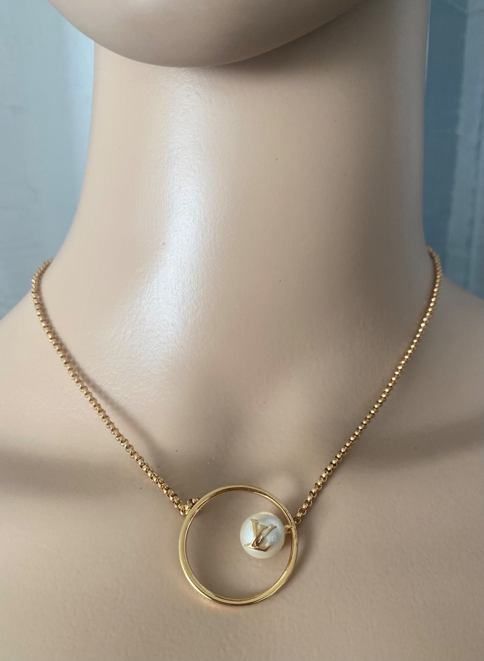 Louis Vuitton Ketten: EYECATCHER - LOUIS VUITTON LV Eclipse Pearls Halskette – Neu und originalverpackt aus Winkel von ferrari2022 1