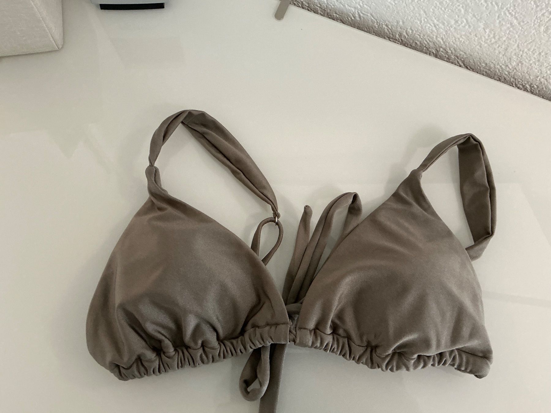 Badekleider & Bikinis: Neuer, ungetragener Bikinioberteil Grösse L – Gebraucht aus Würenlos von Tina48 1