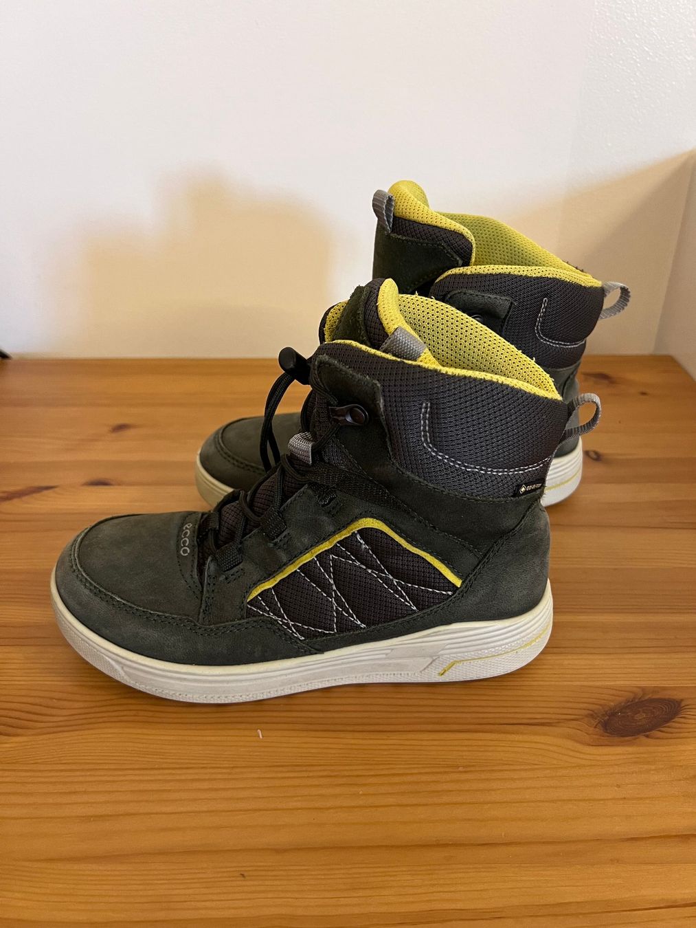Ecco Scarpe per ragazzi: Ecco UrbanSnowborder Gr. 36 – Usato da Horgen venduto da cla_7txf