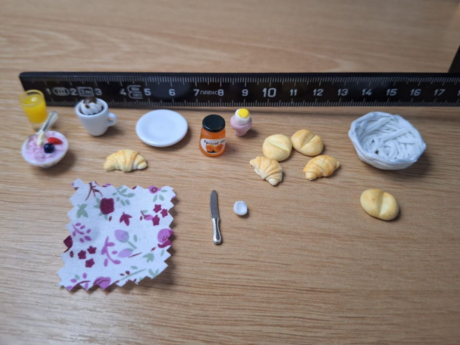 Puppenhäuser & -möbel: Handmade Gipfeli Zmorge Set – Neu (gemäss Beschreibung) aus Zürich von HandmadeTinyFood 1