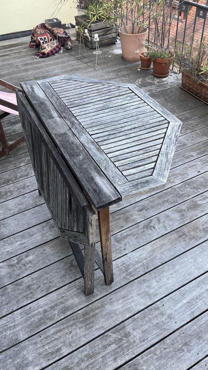 Tables: Gartentisch mit Stühlen FREE – D'occasion à Zürich par zri_9mym 1
