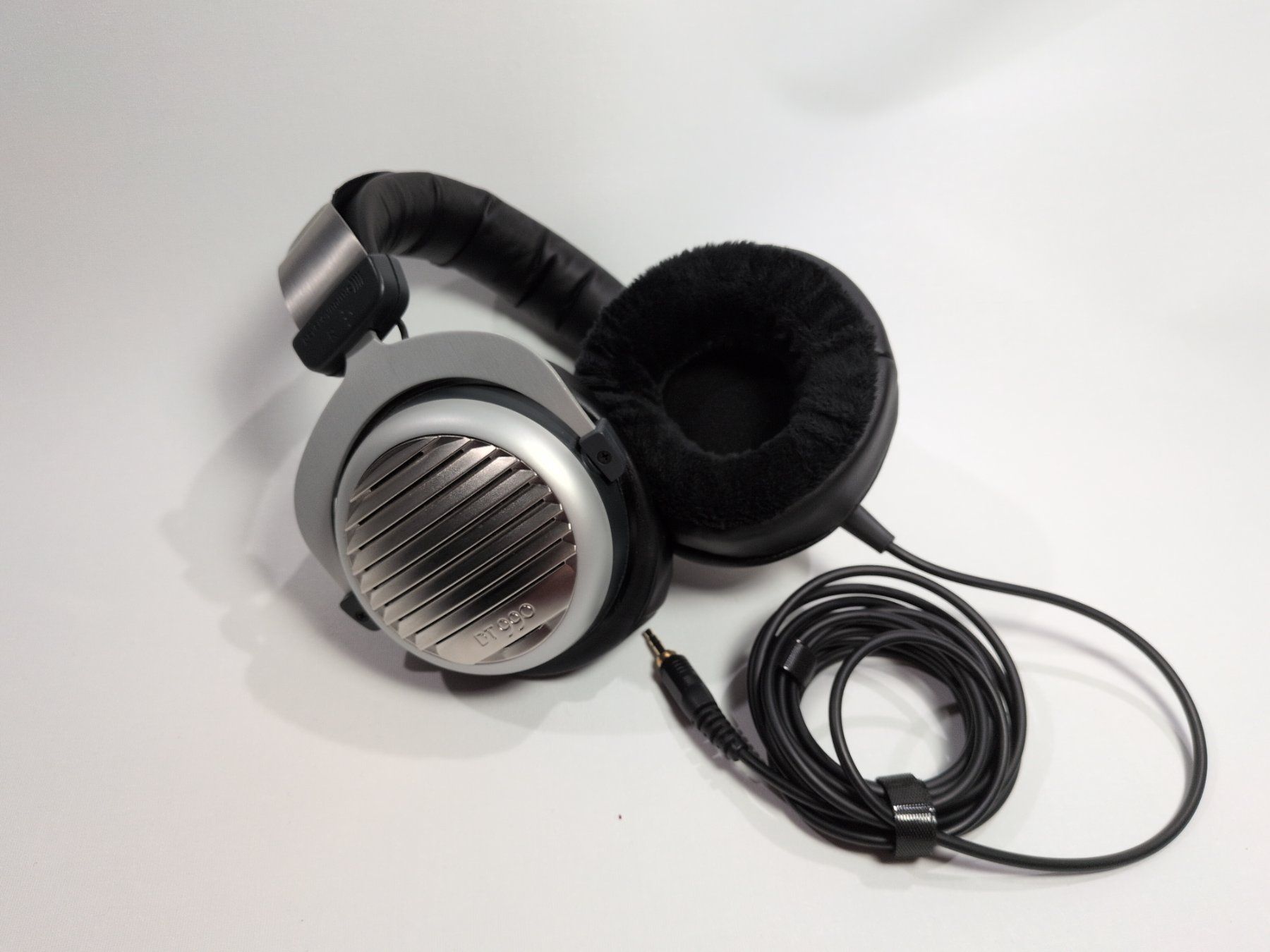 Beyerdynamic Cuffie: Beyerdynamic DT990 – Usato da Rüfenacht BE venduto da swalin