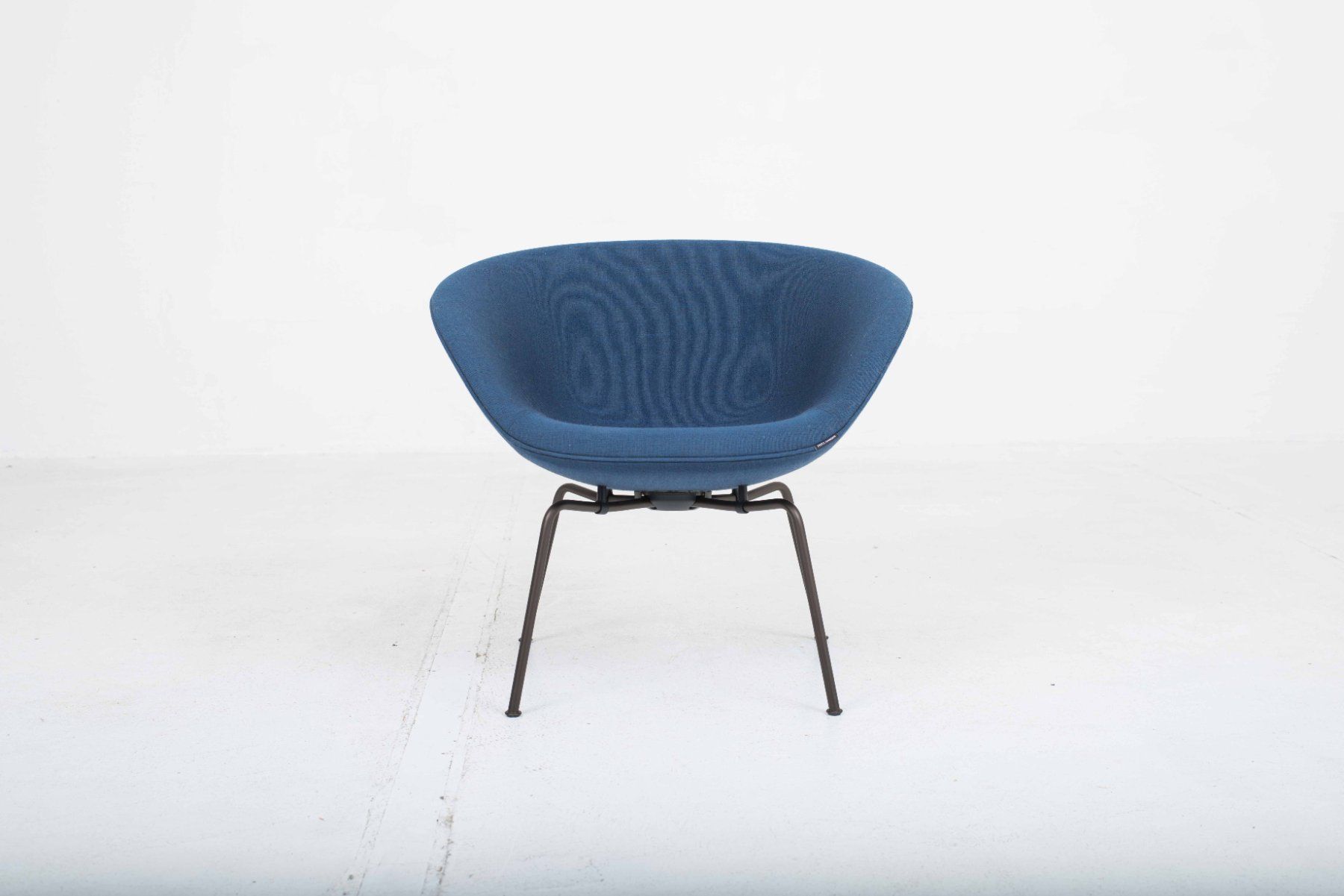 Fritz Hansen Poltrone: Fritz Hansen Pot Sessel von Arne Jacobsen – Usato da Zürich venduto da STUZH38 2