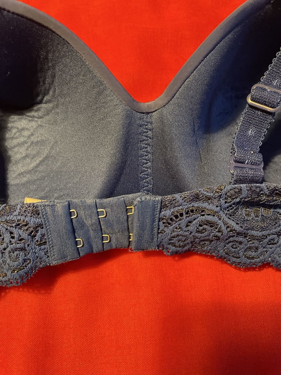 Triumph Altra biancheria intima: Triumph BH Grösse 85C, blau mit Spitze – Usato da Schaffhausen venduto da sunsetever 2