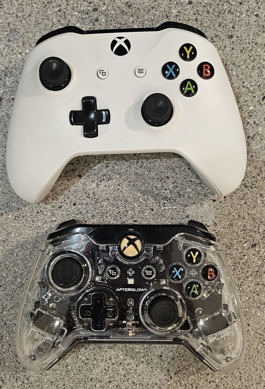 Microsoft Consoles: Xbox One S inkl. 2 Controller, 5 Spiele – D'occasion à Chur par Saiyajin7 3
