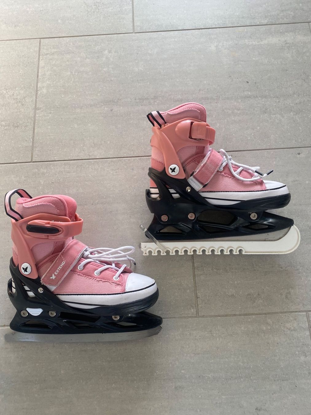 Pattini da ghiaccio: Schlittschuhe EXTEND rosa Converse Style - Grösse 33 - 36 – Usato da Uetikon am See venduto da cristalllina