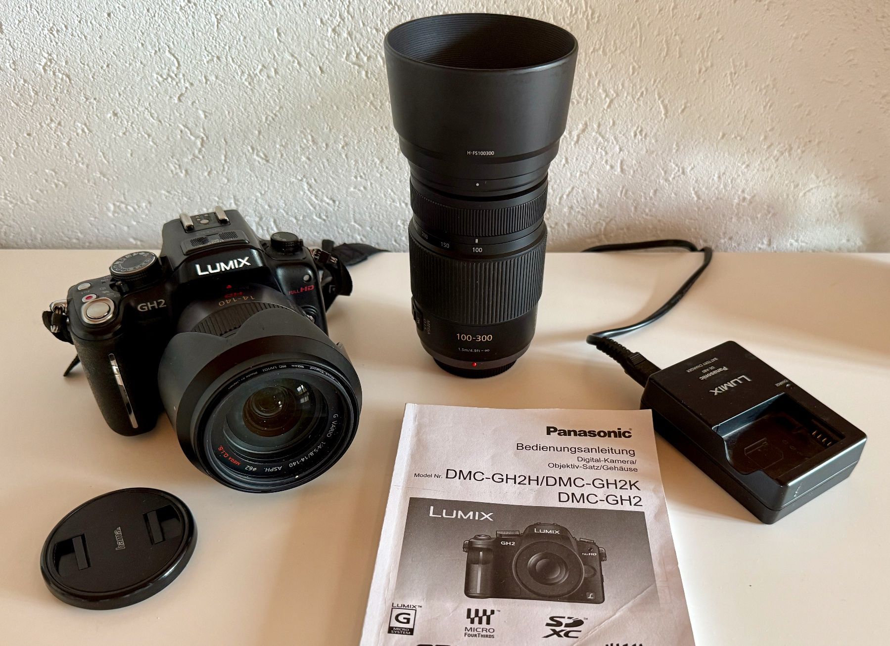Panasonic Kamera: Panasonic Lumix GH2 Systemkamera mit Objektiven – Gebraucht aus Wangen b. Olten von Markus511
