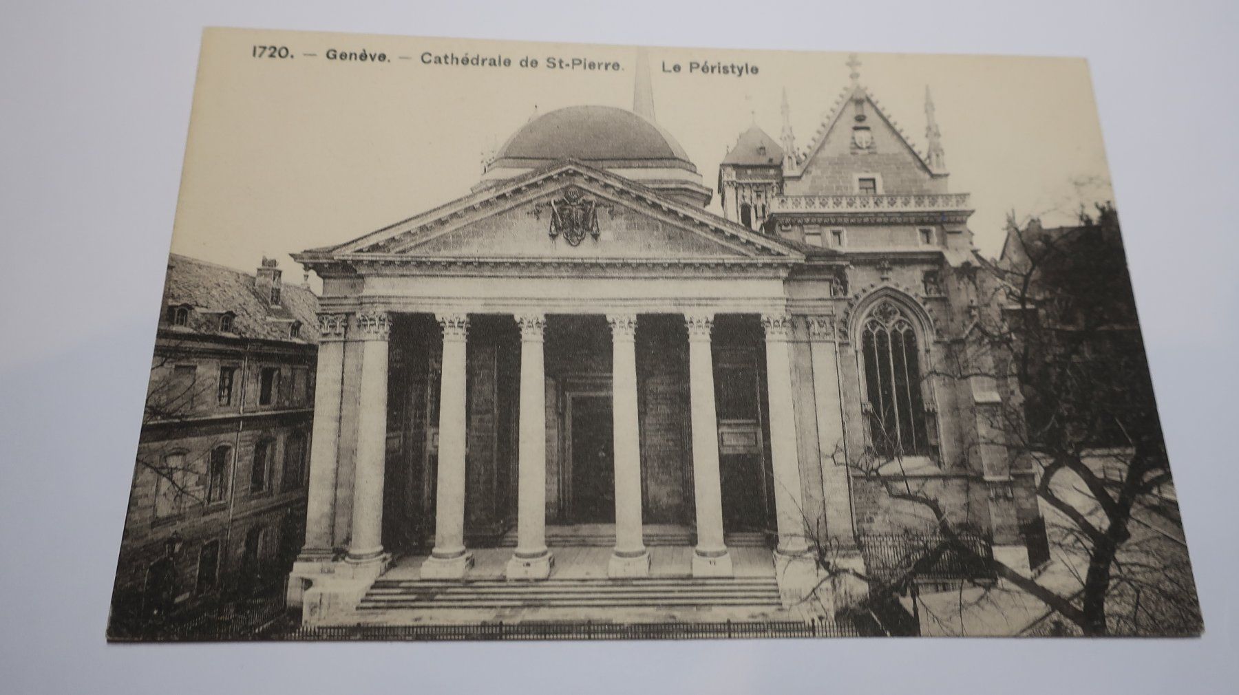 Cartoline postali: Genève - Cathédrale de St. - Pierre Le Péristyle – Usato da Cormoret venduto da Pascalll2001 1