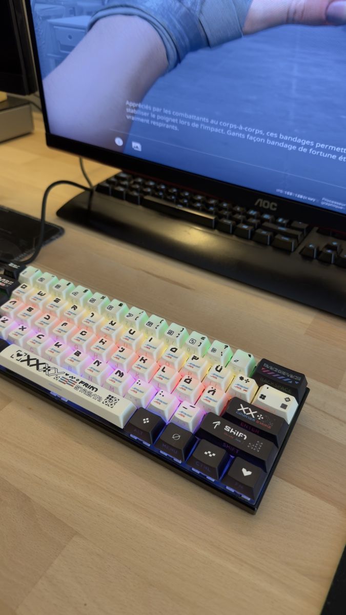 Tastiere: Clavier 62% gaming custom csgo – Usato da Nyon venduto da MUALight 5