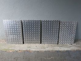 Fund Alu-Riffelblech ca.50 x 30cm  PREIS pro Stück