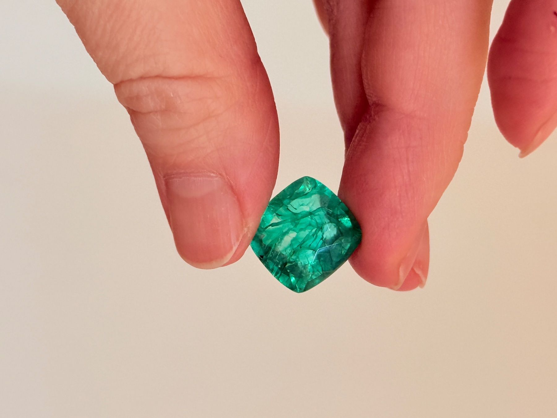 Pietre preziose: 9.45Ct Certified Cushion Cut  GemstoneA+ Quality – Nuovo e nell'imballaggio originale da Genève venduto da AWWA 2