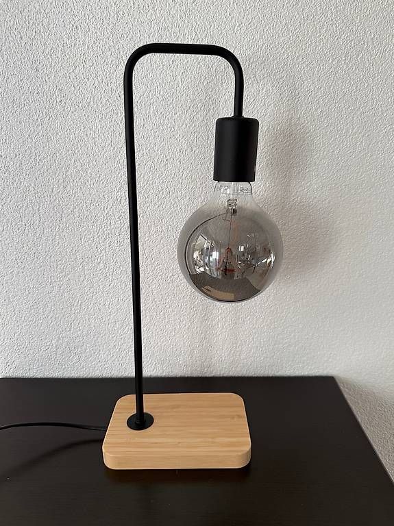 Lampes: lampe de table bambou/métal noir – D'occasion à Cheyres par fra_s5v7