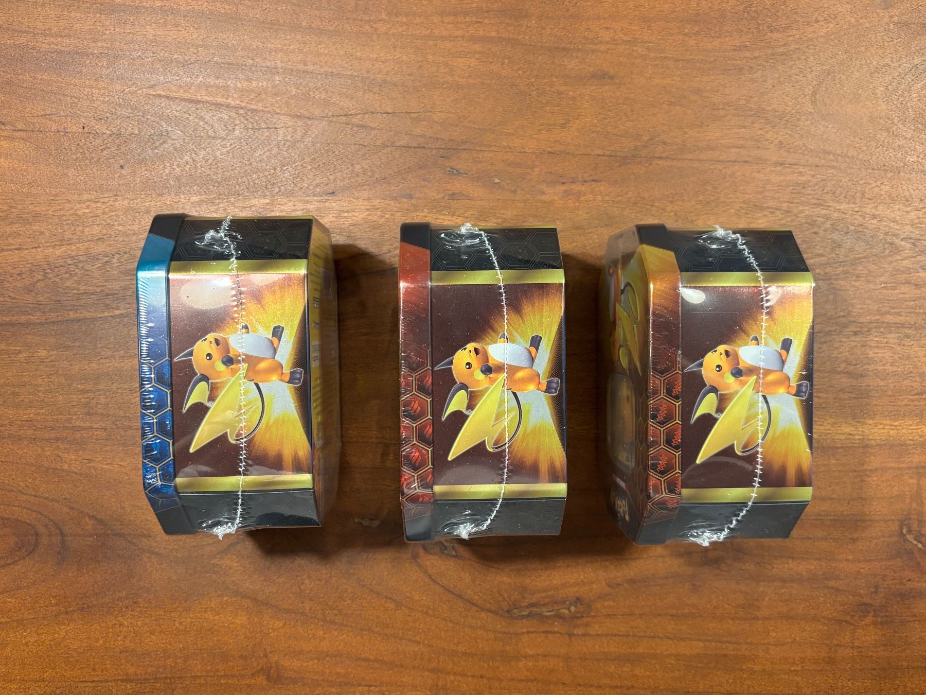 Pokémon Sammelbilder & Trading cards: Hidden Fates Tin Set EN – Neu und originalverpackt aus Zürich von EugStar 5