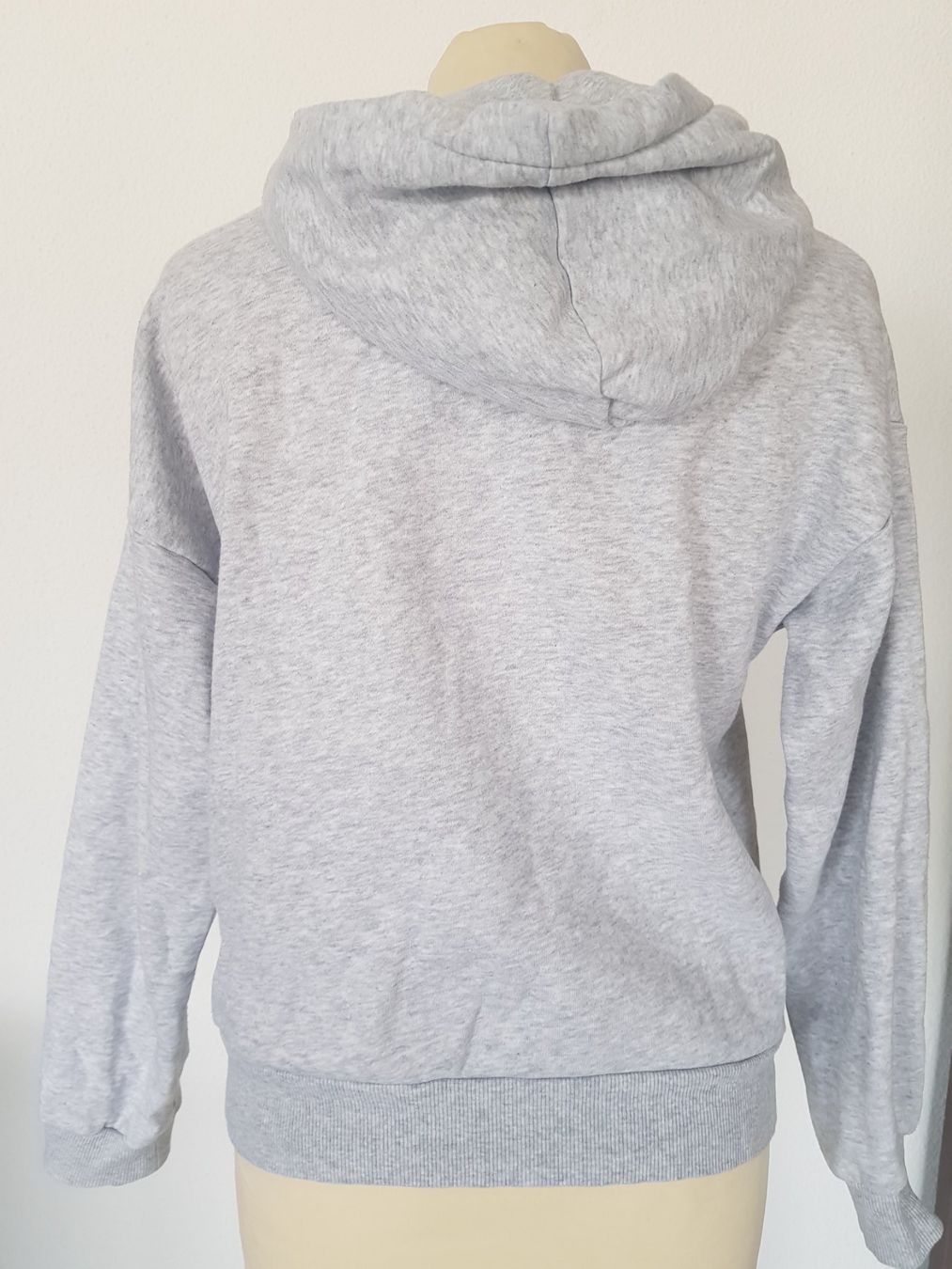 H&M Maglioni & Felpe: MÄDCHEN HOODIE VON H&M – Usato da Root venduto da LifestyleAccessoires 1