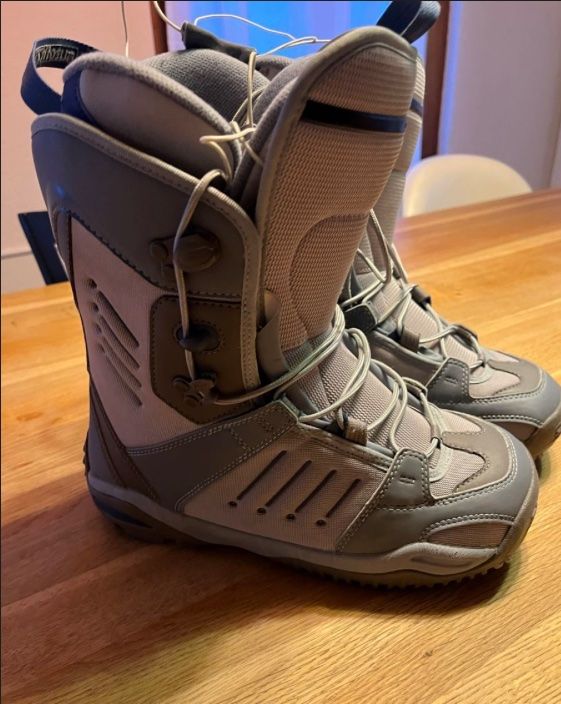 Salomon Damenschuhe: Salomon-Snowboardschuhen – Gebraucht aus Dättwil AG von joa_q8nx