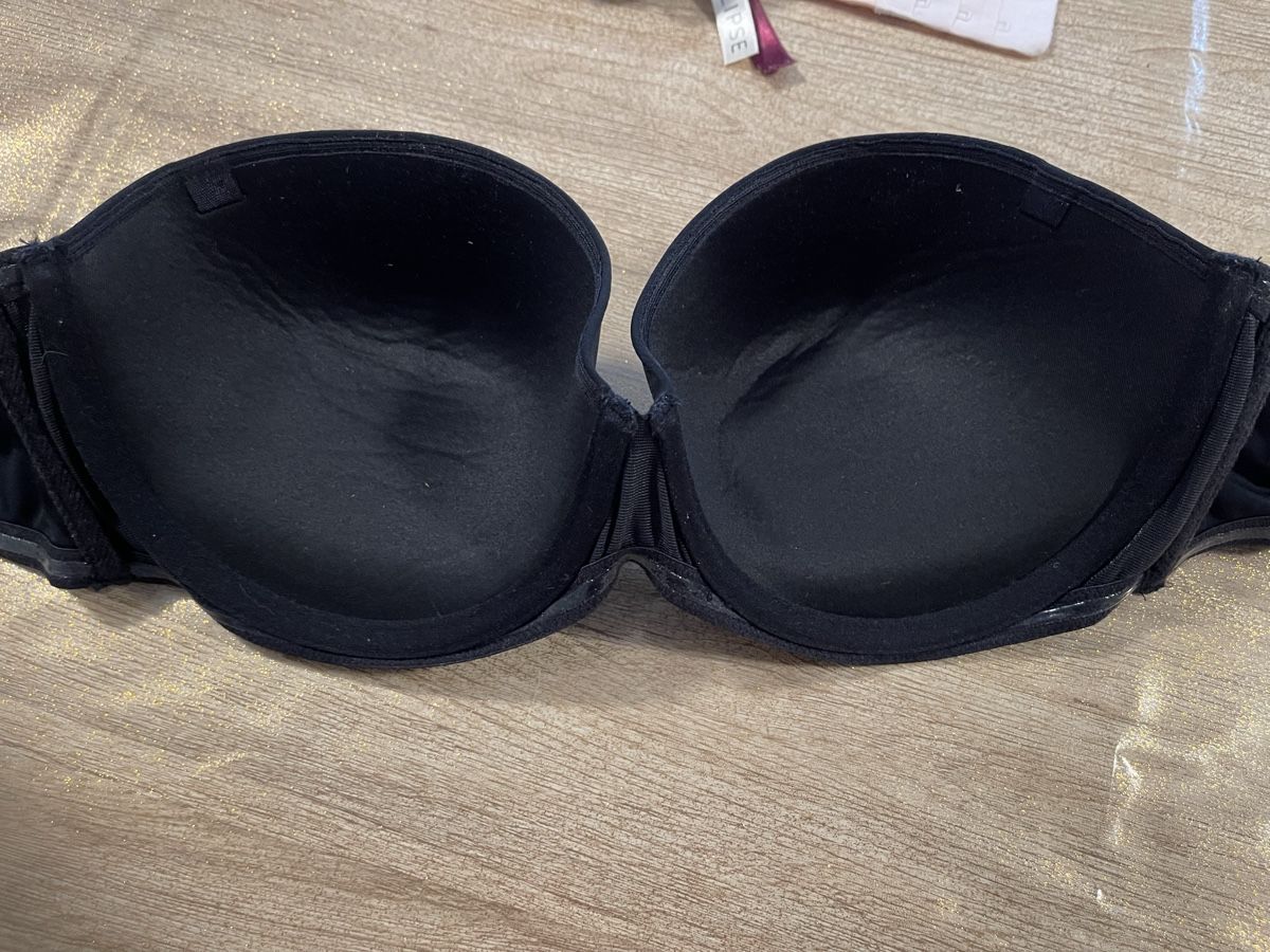 Calvin Klein Altra biancheria intima: Schwarzer Calvin Klein BH Grösse 75D trägerlos – Usato da Meikirch venduto da Hilfe_Waisentiere 1