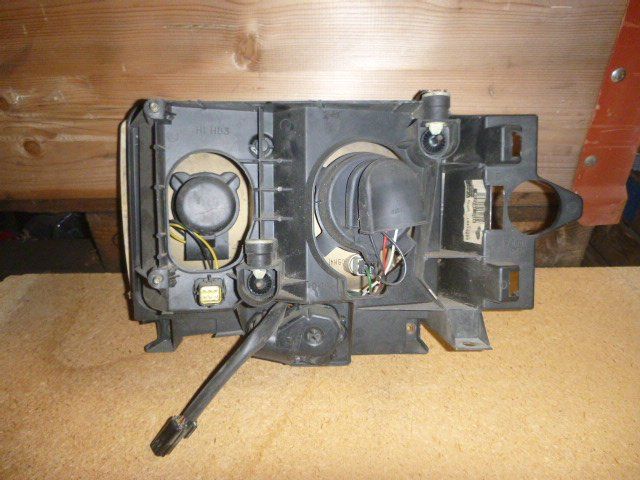 Land Rover Tutti pezzi di ricambio auto: Scheinwerfer R Range Rover P38 XBC104220, 88201451 – Usato da güttingen venduto da Promotor24 1