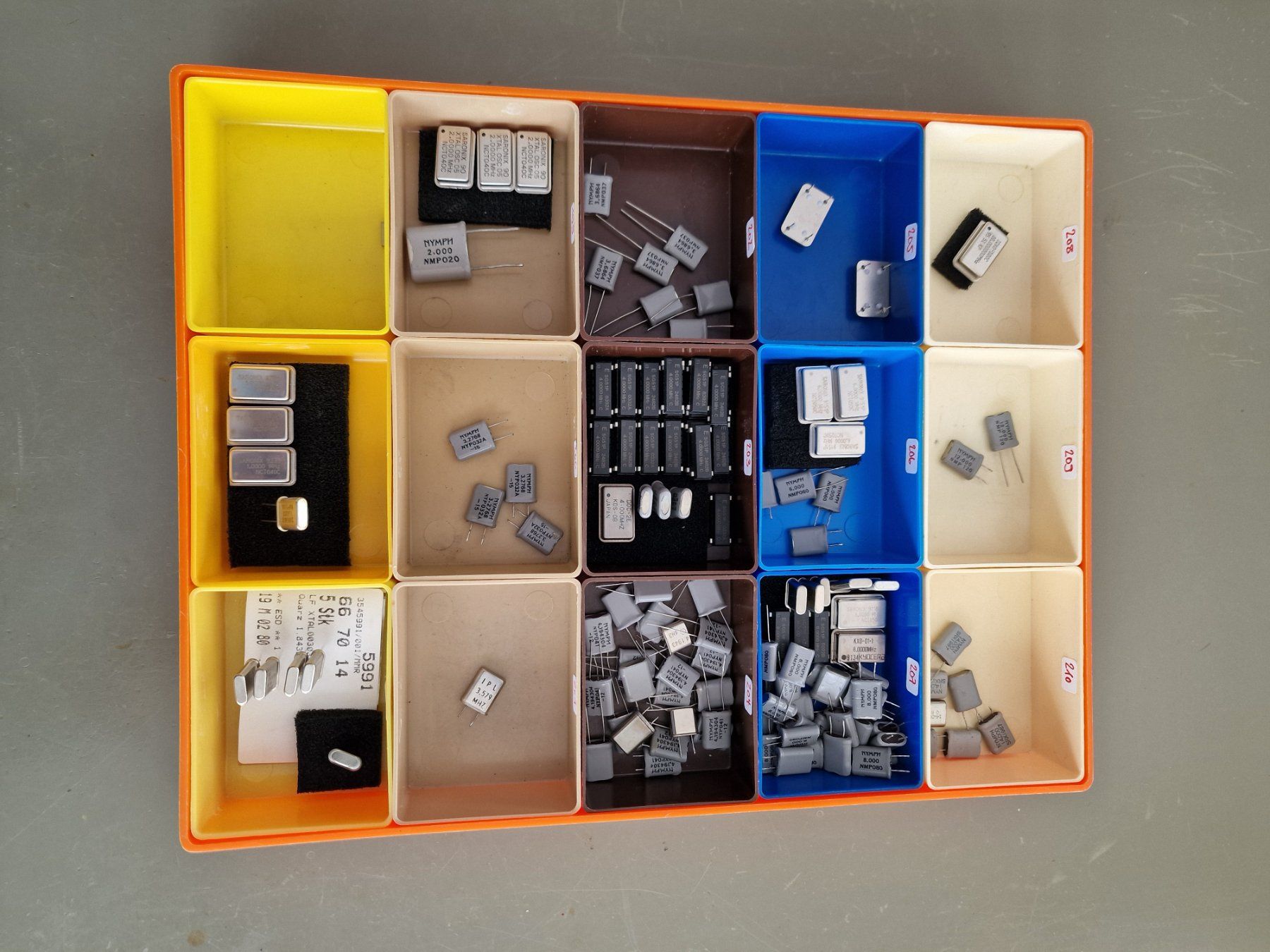 Componenti elettronici: Quarze – Nuovo (secondo la descrizione) da Stein AR venduto da HeinzBolliAG 1
