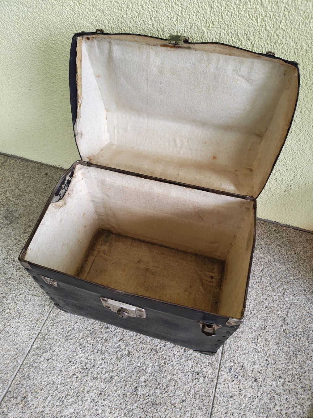 Valigie: Valise vintage noire. – Difettoso da Fontainemelon venduto da ad_ 4