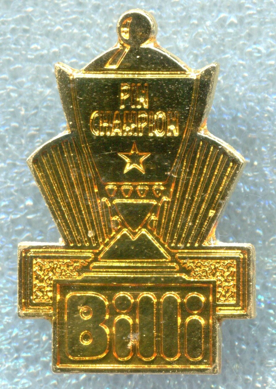 Placchette & Badge: Billi  PIN CHAMPION – Usato da Winterthur venduto da Sammleroase