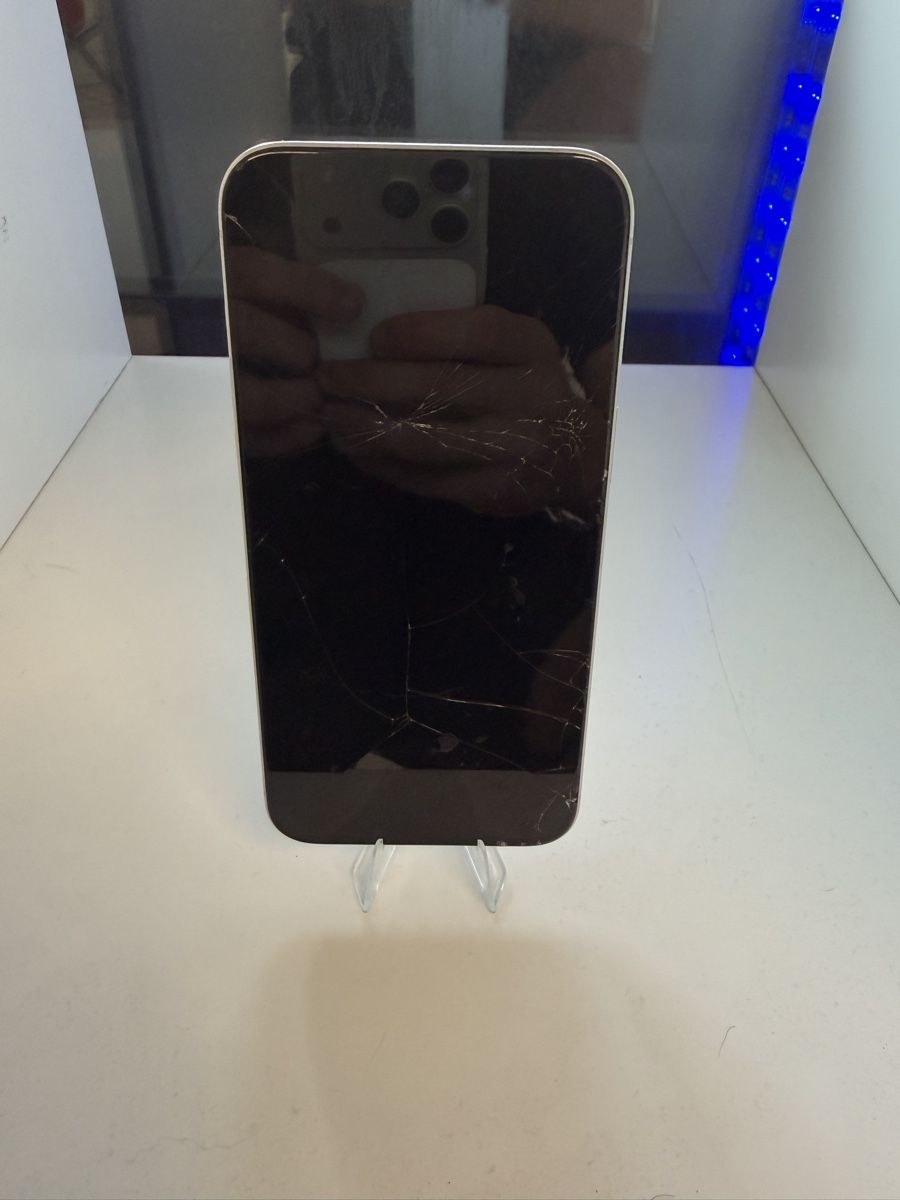 Apple Portables: iPhone 15 pro Max 128go  – Défectueux à Yverdon-les-Bains par ame_7f2x