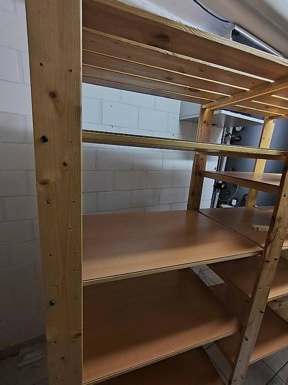 Scaffali: Ikea Regal zu verschenken – Usato da Schwändi GL venduto da Arco021 3