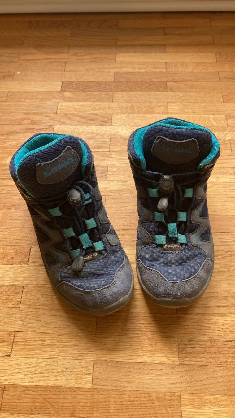Lowa Scarpe per ragazzi: Lowa Wanderschuhe Gr. 30 Gore-Tex – Usato da Nussbaumen AG venduto da Nayalu
