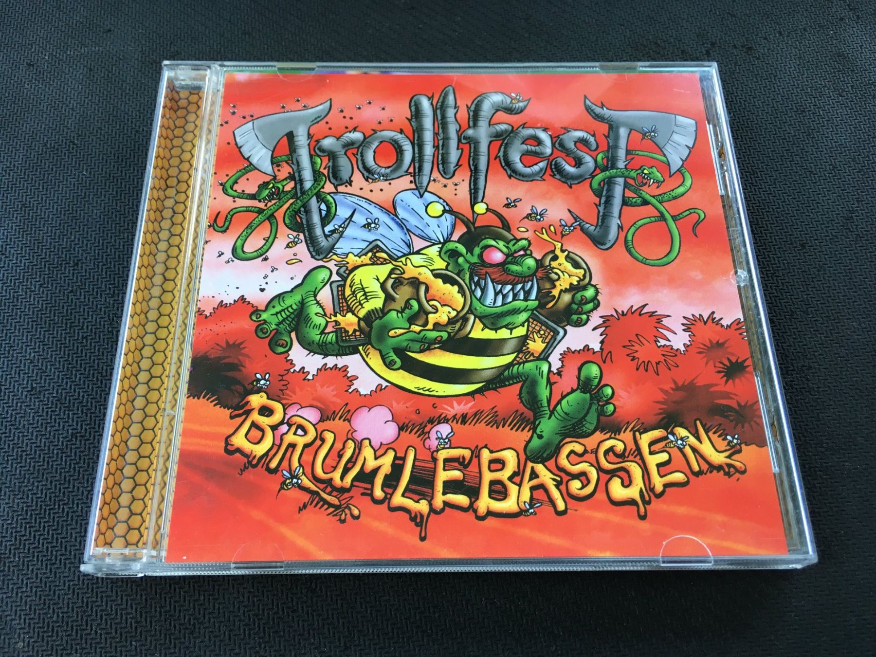 CD: Trollfest - Brumlebassen -CD- – Usato da St.Gallen venduto da MedienJoe