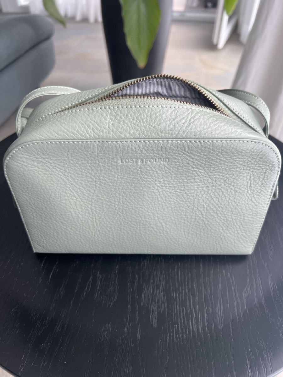 Taschen: Lost & Found Handtasche Leder hellgrün, neuwertig! – Neu (gemäss Beschreibung) aus Ostermundigen von Malediva