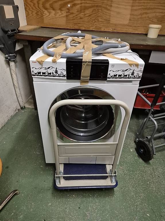 Fumetti: Machine a laver  14kilo  etat neuf  – Usato da Bôle venduto da guillou 4