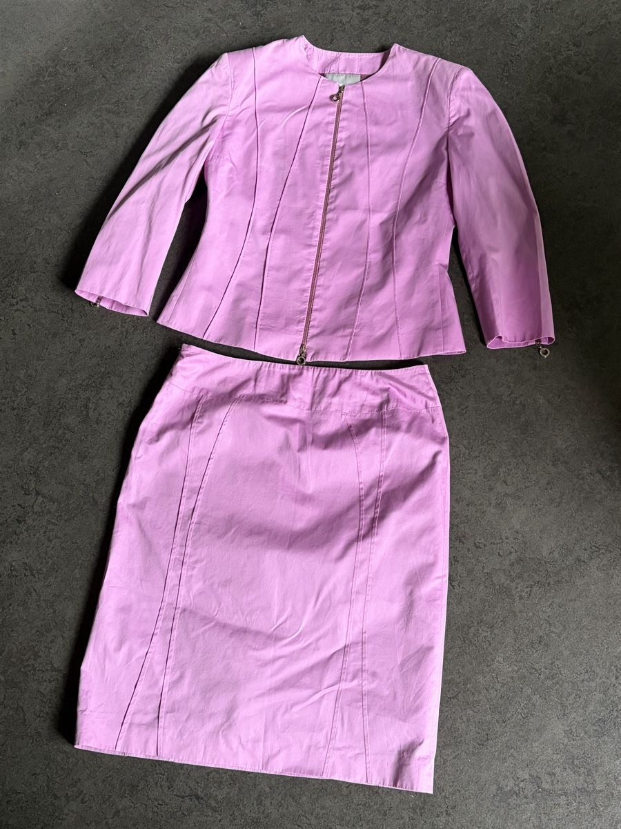 Versace Completi & Tailleur: Versace Jeans Couture Anzug Rock & Blazer – Nuovo (secondo la descrizione) da Zürich venduto da megastored