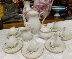 Charmantes Bavaria Kaffeeservice mit feinem Goldrand