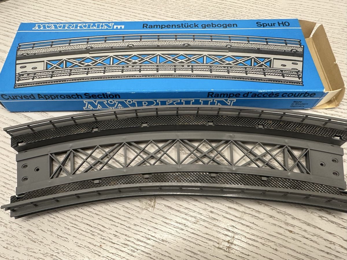 Märklin Modellini di ferrovie: Märklin 7269 Rampe Bogenbrücke – Usato da Lupsingen venduto da New-Haven