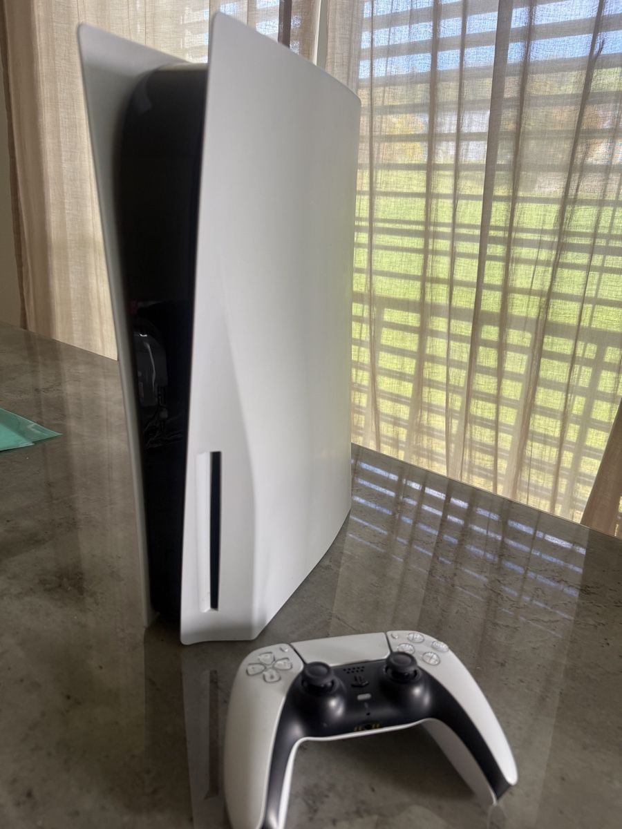 Sony Consoles: Sony PlayStation 5 Disc Edition mit Controller  – D'occasion à Perlen par Albintso