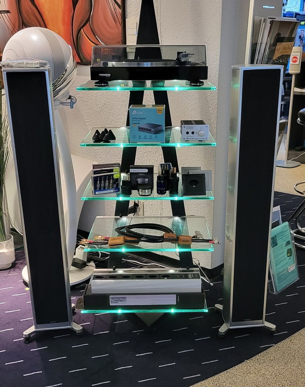Supporti a parete: HIFI RACK Alphastatic – Usato da Vaduz venduto da technotrade 2