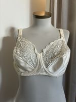 Wunderschöner Vintage BH mit Spitze, Grösse 95 C, Elfenbein