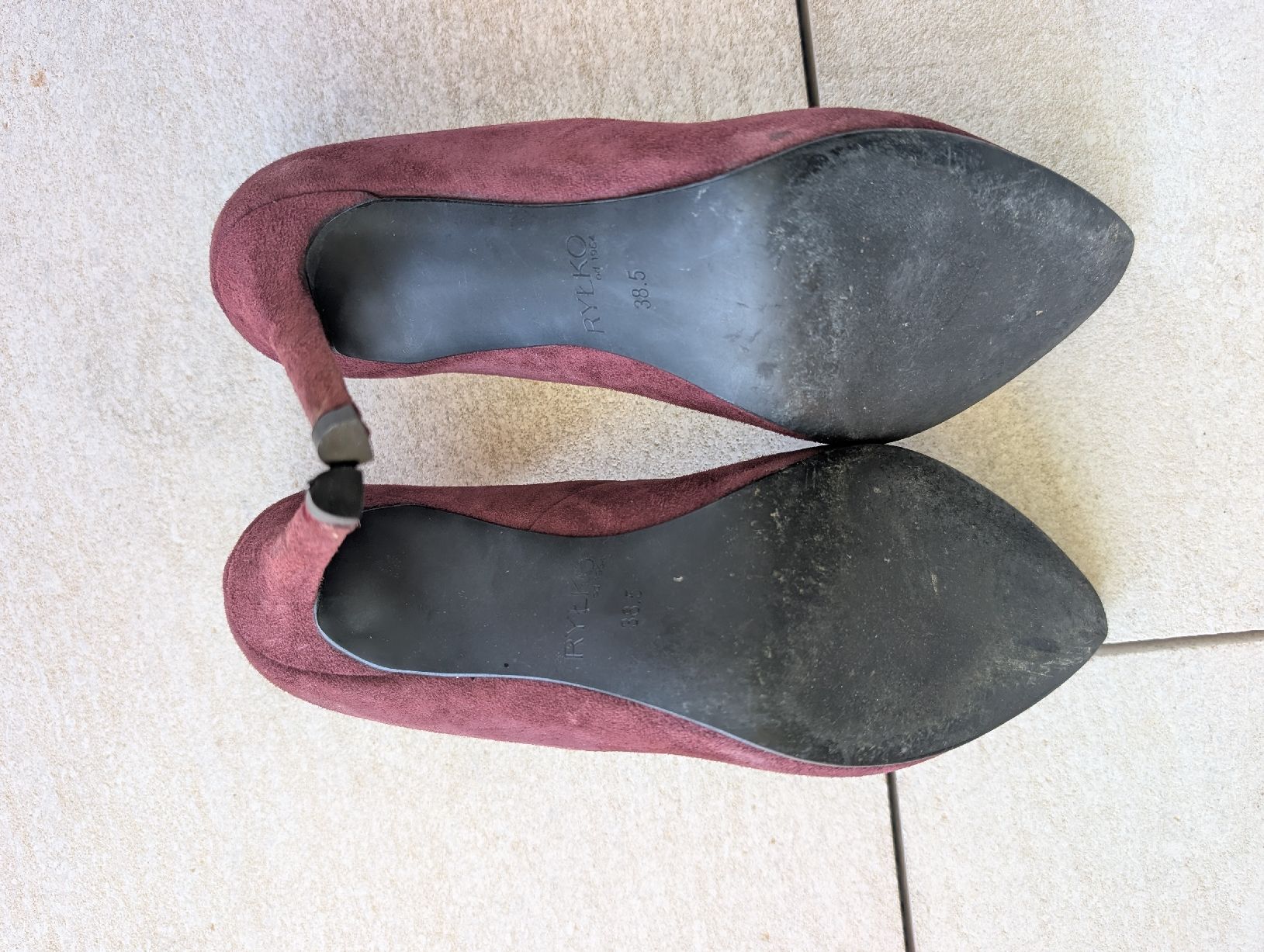 Scarpe da donna: Burgundy Suede Pumps – Usato da Lachen SZ venduto da joa_rf9n 4