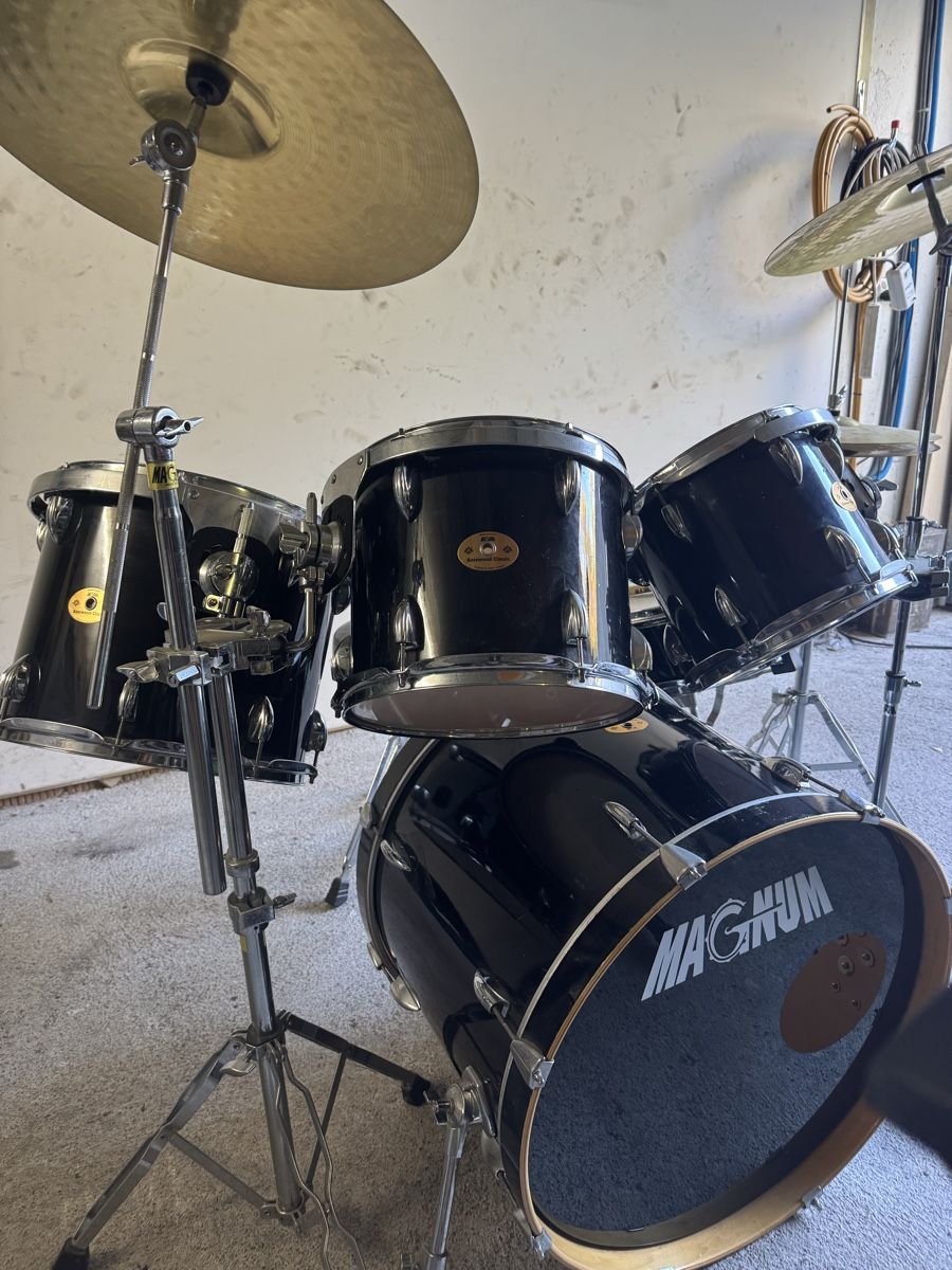 Strumenti musicali: Schlagzeug Magnum – Usato da Sigriswil venduto da Lujana04