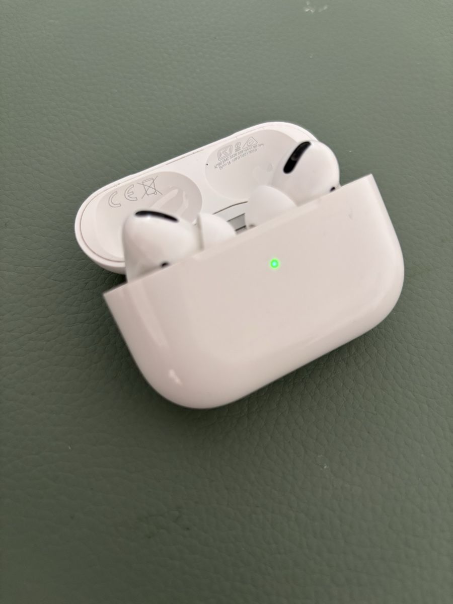 Apple Kopfhörer: Apple AirPods Pro mit Ladecase (1. Generation) – Gebraucht aus Uttigen von rotschi