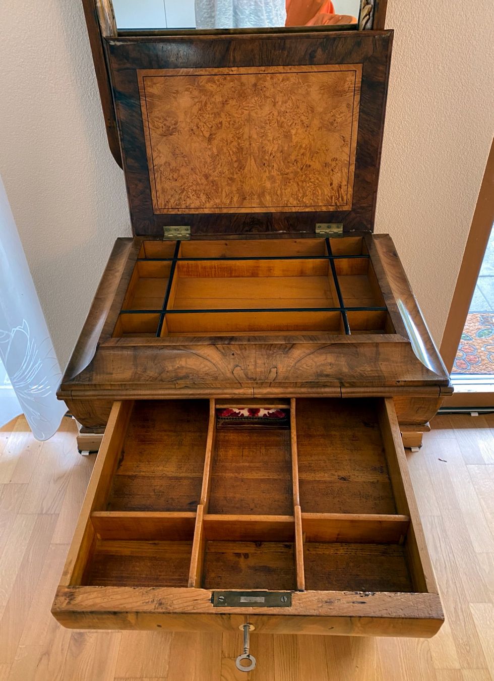 Tische: Antiker Nähtisch, Biedermeier – Gebraucht aus Brügg BE von saphyrus24 1