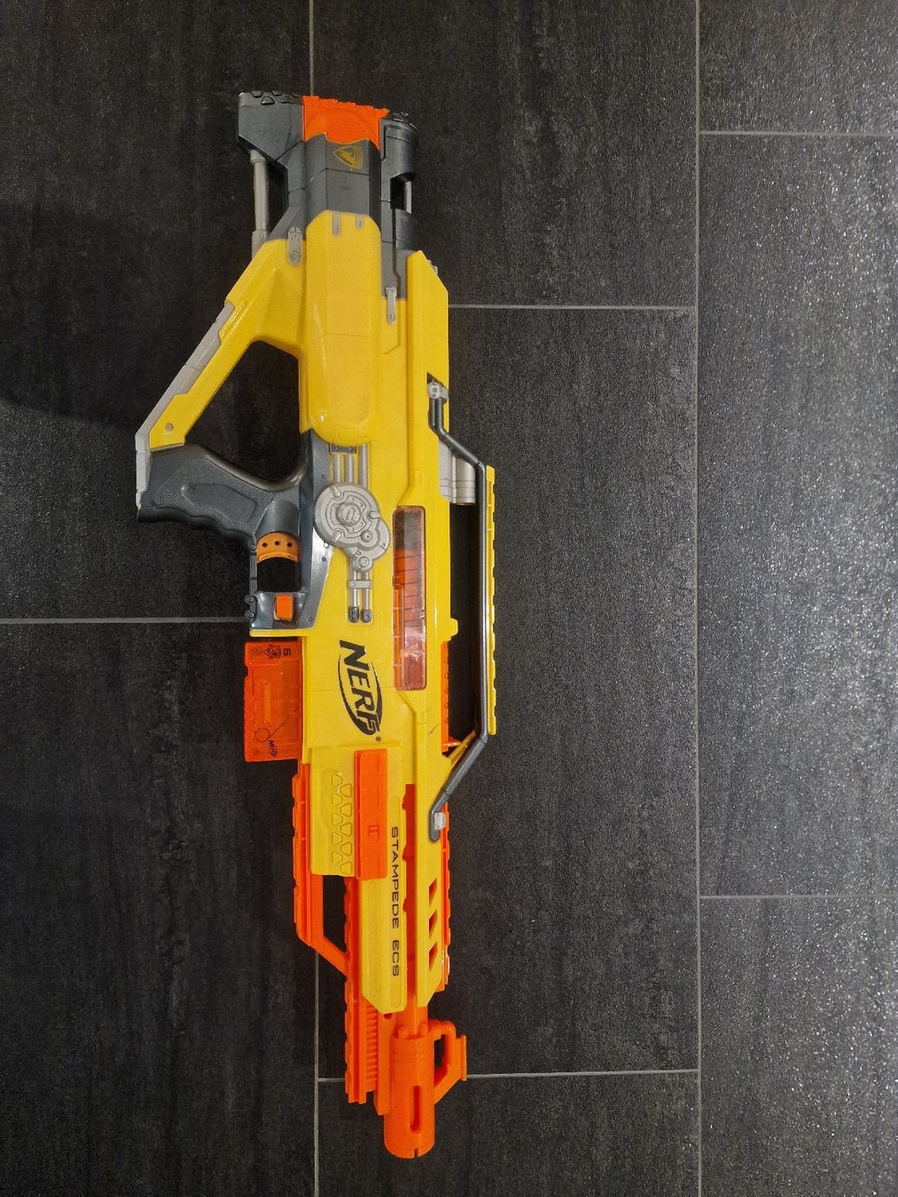Nerf Giocattoli: Nerf Stampede ECS Blaster – Usato da Aristau venduto da ust_7cwq