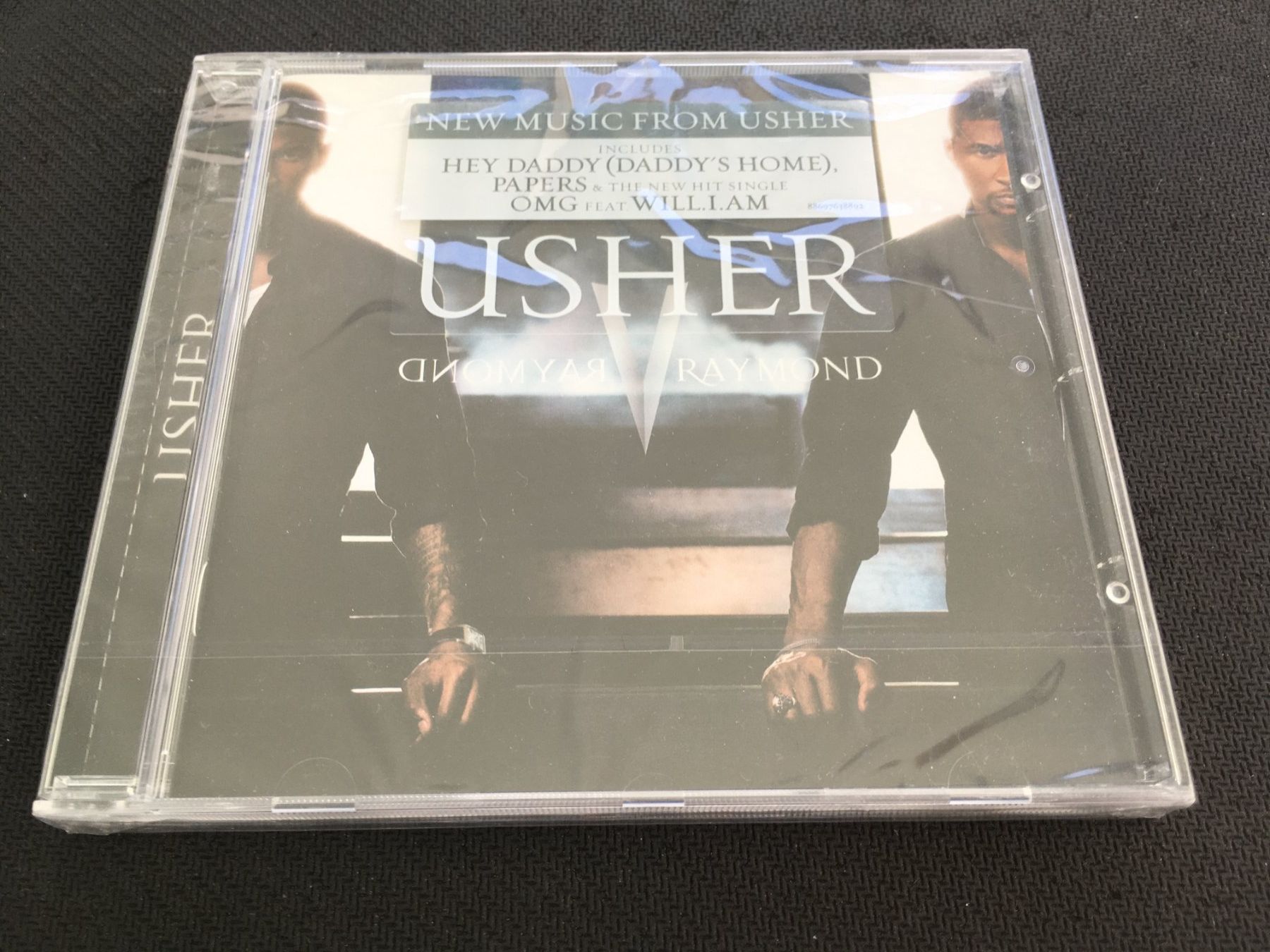 CD: Usher - Raymond V Raymond -CD- (Neu/Sealed) – Nuovo e nell'imballaggio originale da St.Gallen venduto da MedienJoe