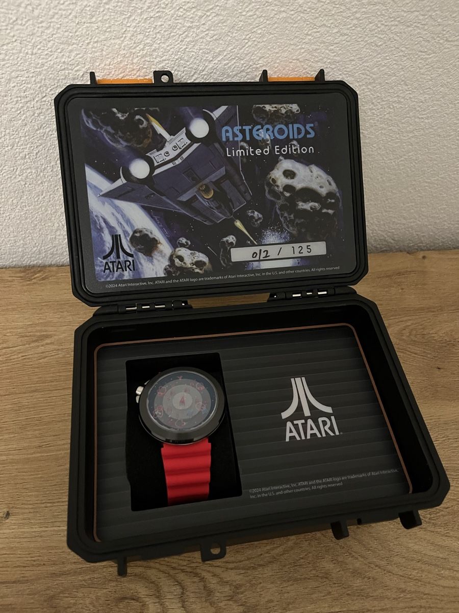 Orologi: Nubeo Atari Uhr Asteroids Limited Edition 012/125 – Nuovo e nell'imballaggio originale da Bern venduto da stef_ha